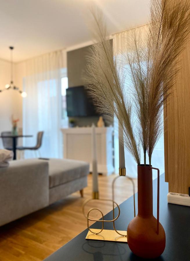 Exquisite - Two Bedroom Apartment Bucharest Luaran gambar