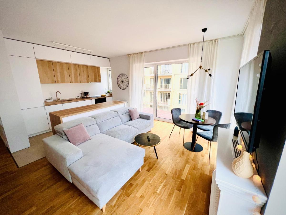 Exquisite - Two Bedroom Apartment Bucharest Luaran gambar