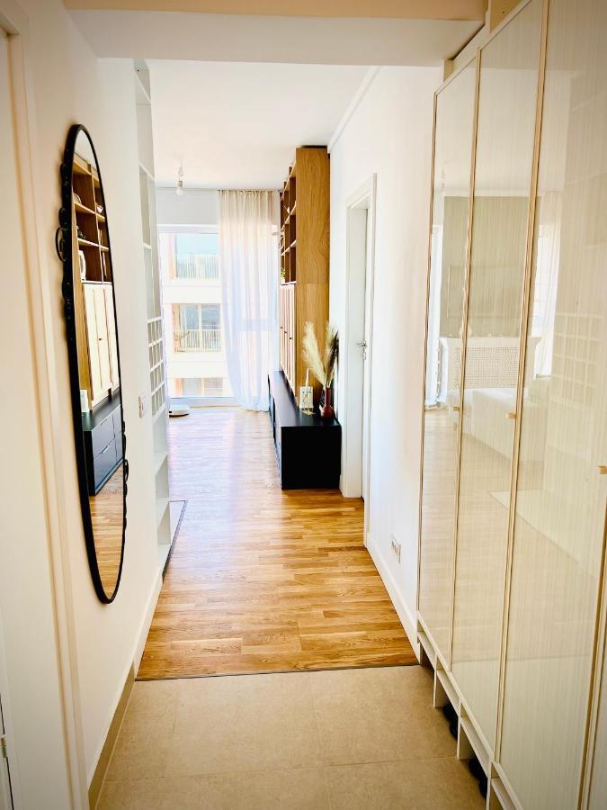 Exquisite - Two Bedroom Apartment Bucharest Luaran gambar